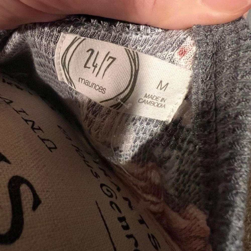 Maurices Top, Medium - Picture 4 of 4